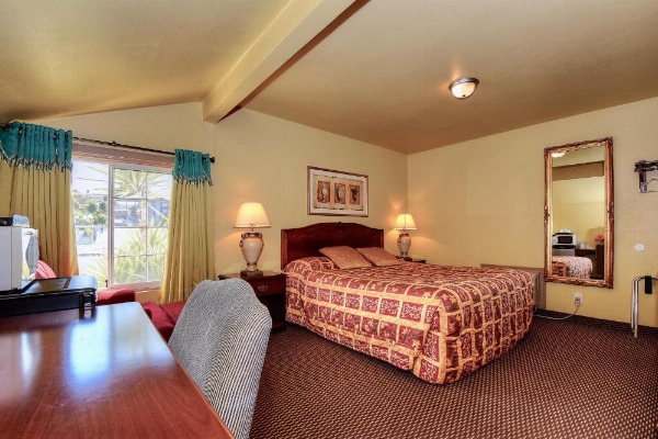 Bayside Inn image 31