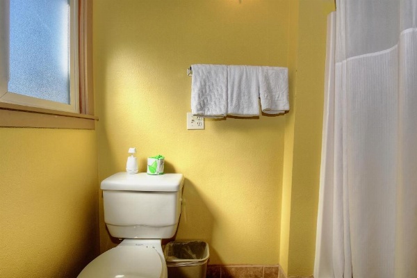 Bayside Inn image 43