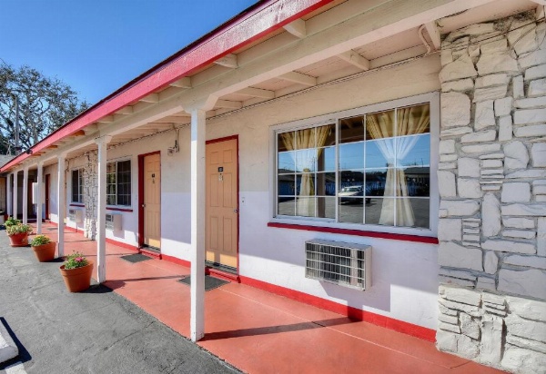 Bayside Inn image 49